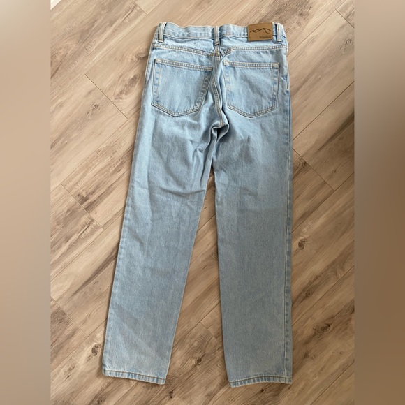 Wind River Jeans - Picture 4 of 4